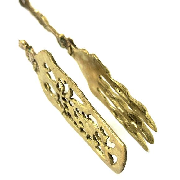 Antique Brass Ornate Serving Tongs Italian Rococo Revival Griffin Motif 8.5” - Picture 6 of 7